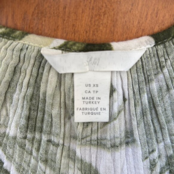 H&M Size XS - Picture 3 of 3